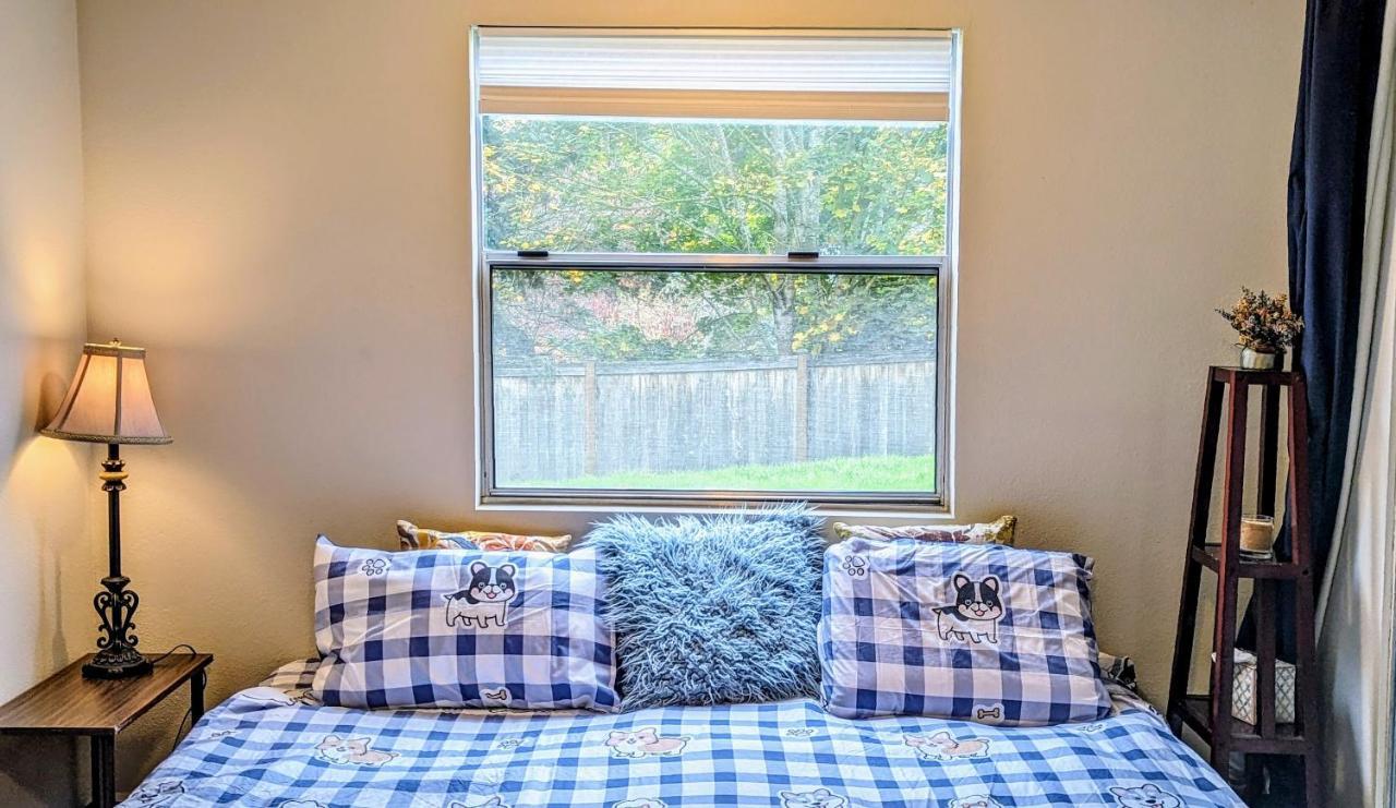 Private Guest Suite In West Bellevue Home ภายนอก รูปภาพ